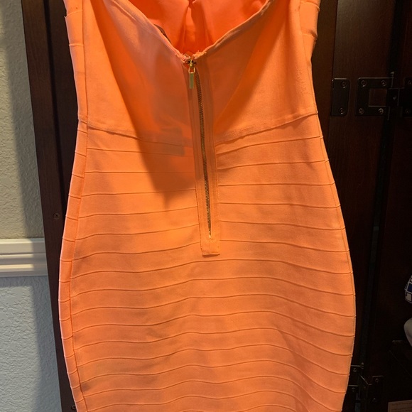 Bebe coral bodycon dress - Picture 3 of 3